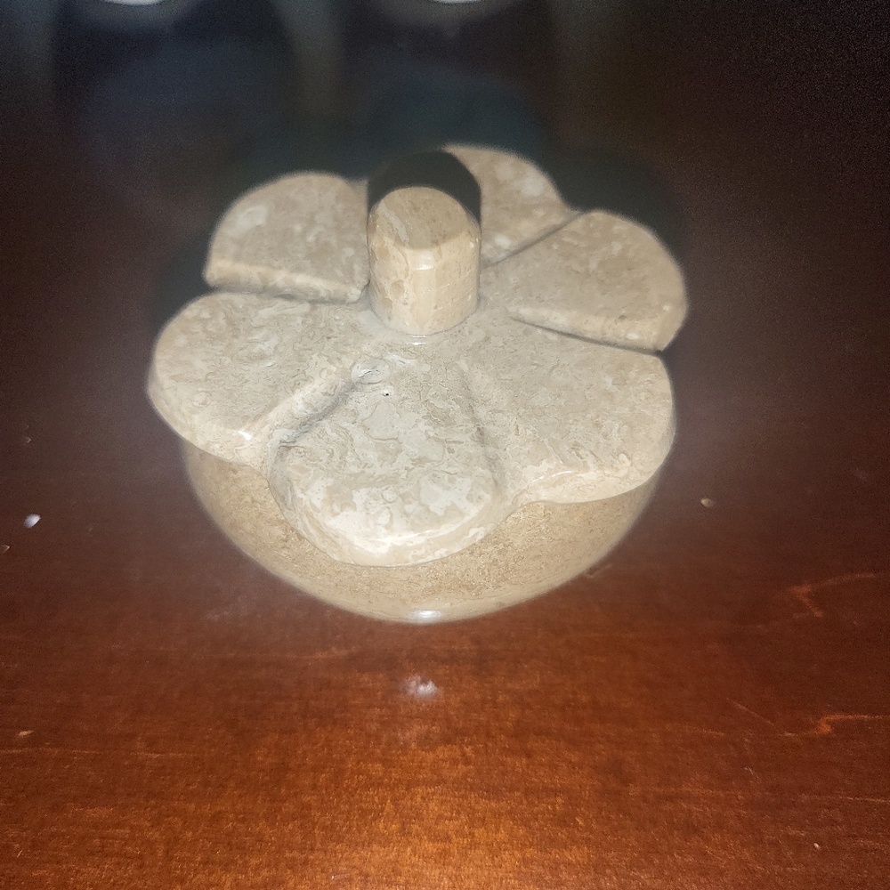 Stone carved flower shaped tiny box